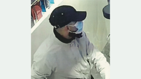 Unbekannter Täter im Geschäft - Bild 3