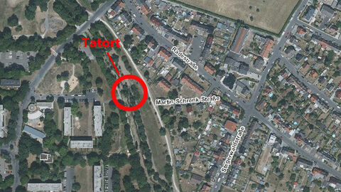 Kartenausschnitt vom Tatort im Kasseler Stadtteil Forstfeld; Foto zeigt einen Satelitenausschnitt des näheren Tatortes mit roter kreisrunder Markierung und der Beschriftung Tatort sowie umliegenden Straßennamen