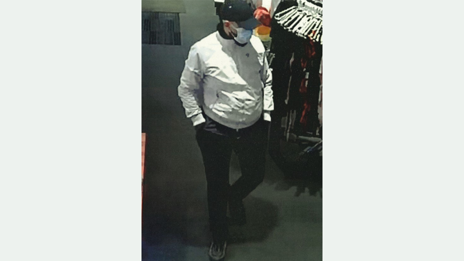 Unbekannter Täter im Geschäft