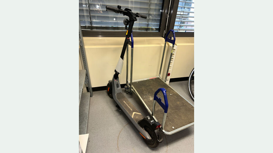 E-Scooter Komplettaufnahme Rückansicht